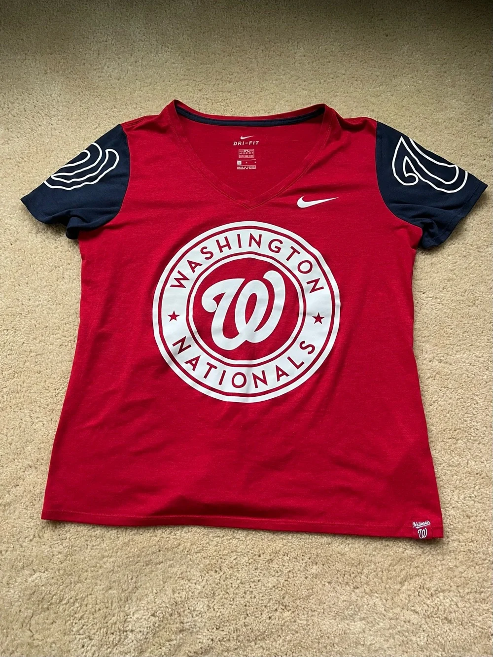 NIKE Dri-Fit Women’s MLB Washington Nationals V Neck T Shirt - Size L - EUC